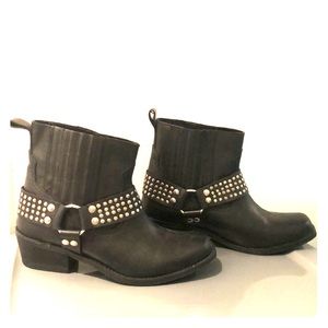 Ecote Studded Short Moto Boots 🖤 NEVER WORN!!